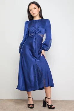 Robe Mi-Longue en Satin Petite avec Insert en Dentelle