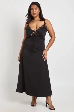 Robe Mi-longue Grande Taille En Satin Avec Détail De Bonnets En Dentelle