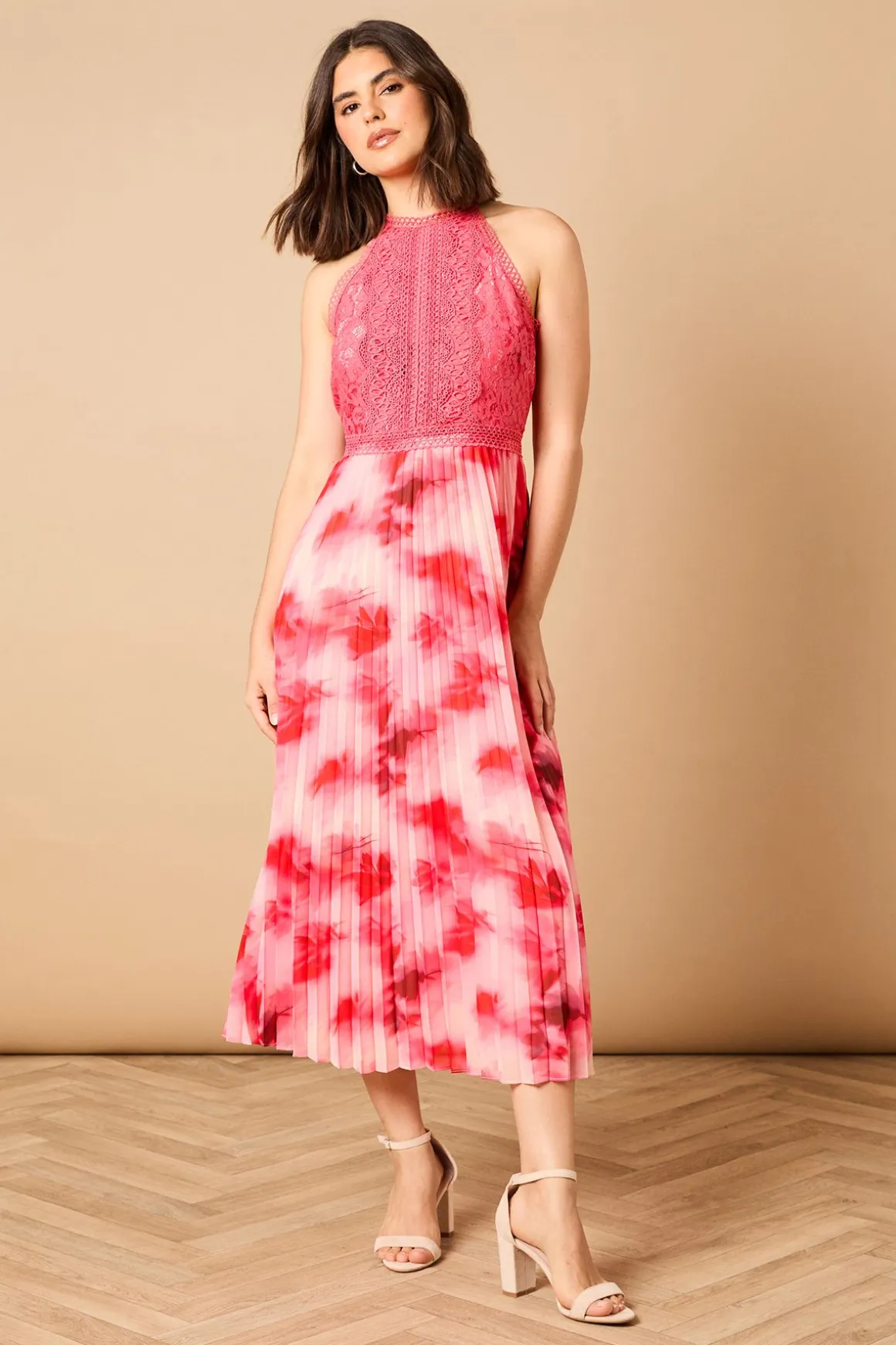 Robe Mi-Longue Imprimée à Col Halter en Dentelle