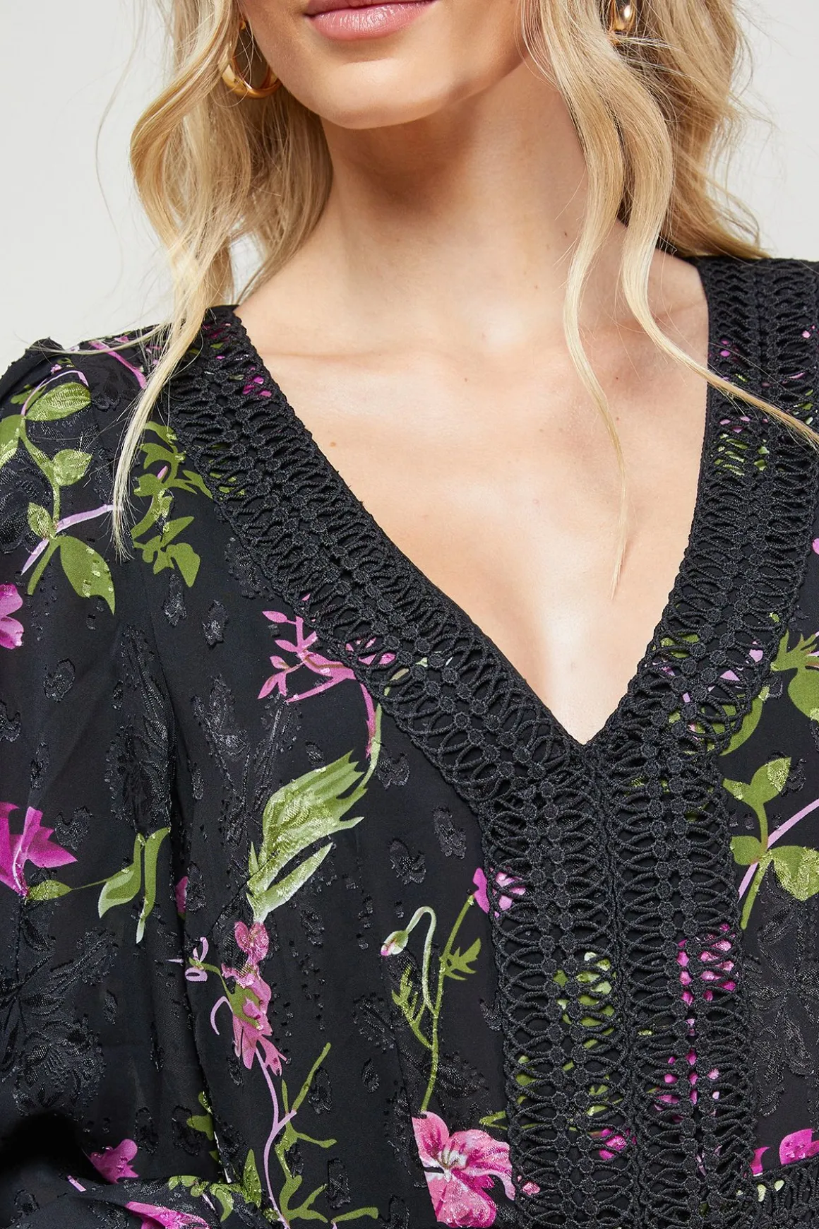 Robe Mi-longue Imprimée à Ourlet Asymétrique avec Détails de Dentelle