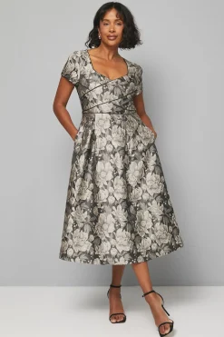 Robe Mi-Longue Jacquard à Détails de Coutures