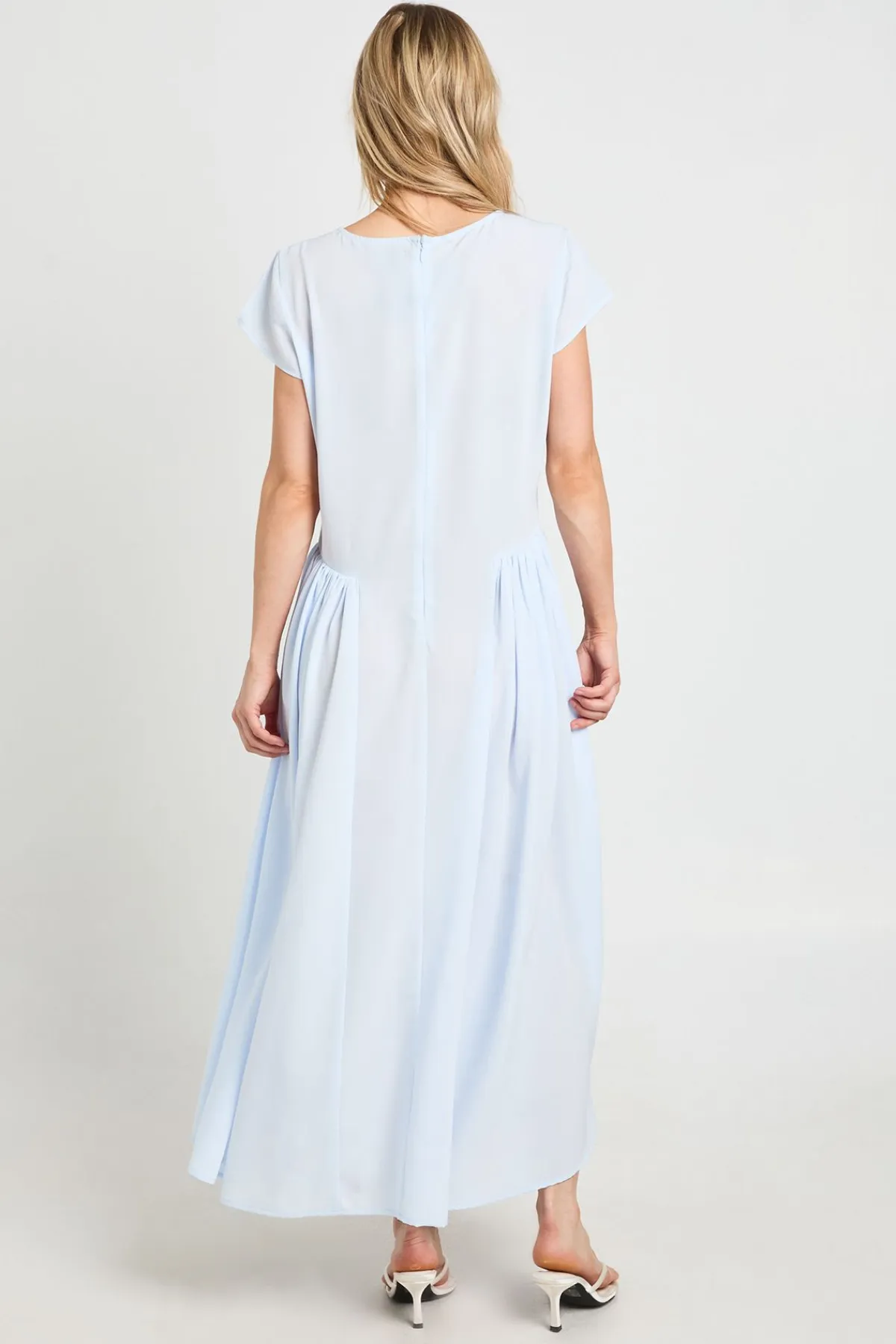 boohoo Robe Mi-longue À Jupe Volumineuse Texturée Petite<Femme Robes De Soirée|Robes