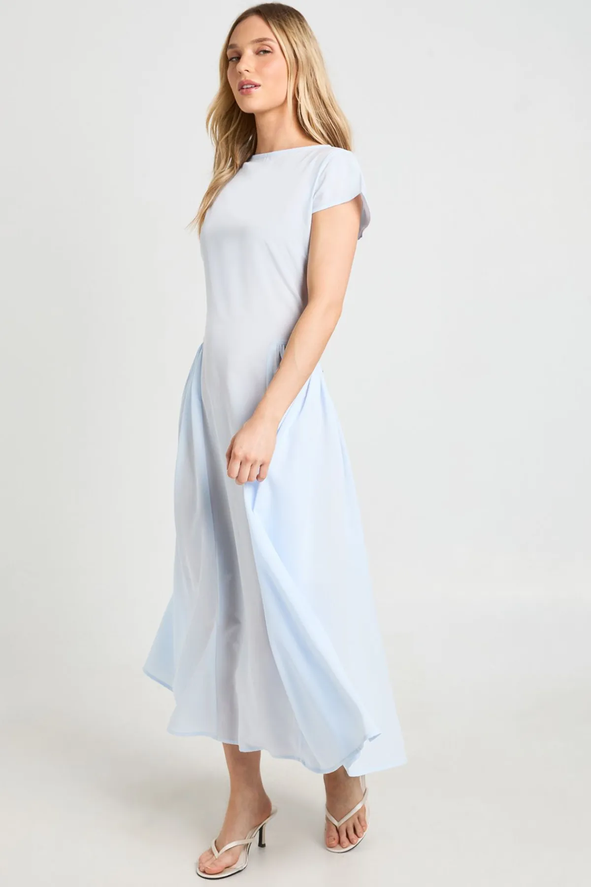 boohoo Robe Mi-longue À Jupe Volumineuse Texturée Petite<Femme Robes De Soirée|Robes