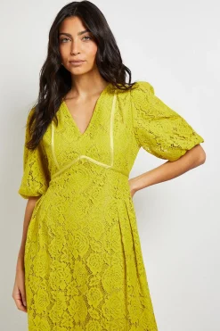 Robe Mi-Longue à Manches Bouffantes en Dentelle