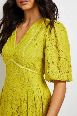Robe Mi-Longue à Manches Bouffantes en Dentelle