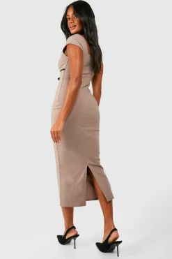 Robe mi-longue à manches capées et nœud