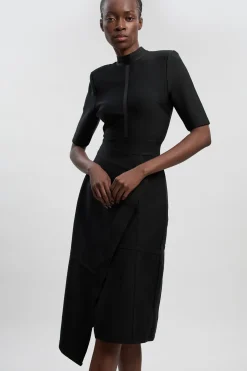 Robe Mi-Longue Moulante Bandage Asymétrique en Maille