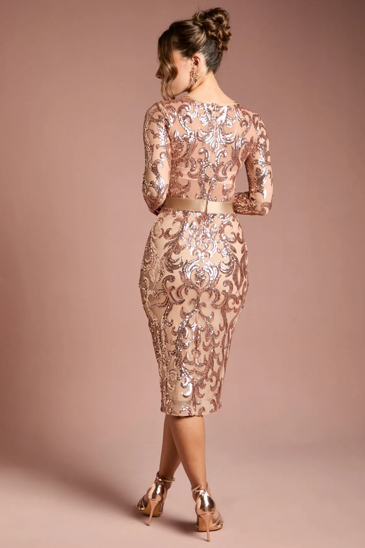 Robe Mi-Longue Moulante à Paillettes et Manches Longues