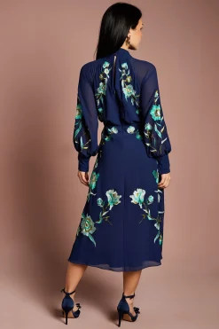 Robe Mi-Longue Petite à Col Montant et Manches Longues avec Broderies Florales