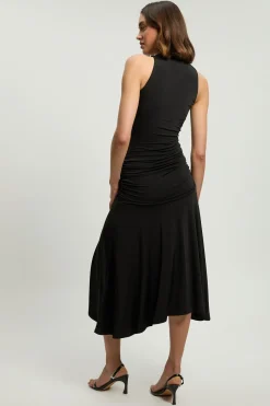 Robe Mi-longue Petite En Crêpe Stretch Drapé Avec Détails Froncés Et Ourlet Mouchoir Asymétrique