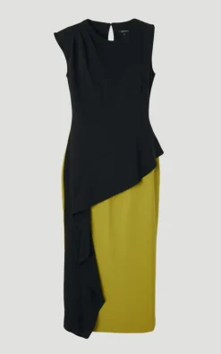 Robe Mi-Longue Petite Taille Ajustée Col Asymétrique Détail Drapé à la Taille