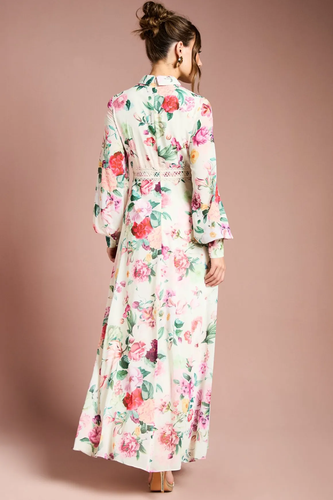 Robe Mi-Longue à Plis avec Finitions en Dentelle
