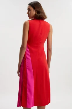 Robe Mi-Longue Plissée à Col Montant et Blocs de Couleur Ajustée Douce