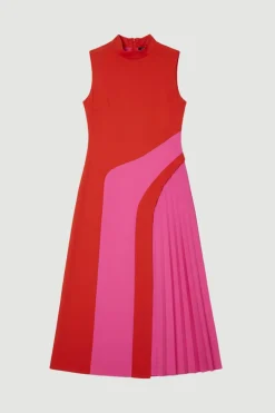 Robe Mi-Longue Plissée à Col Montant et Blocs de Couleur Ajustée Douce