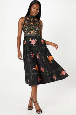 Robe Mi-Longue Premium à Col Montant Brodée pour Invitée de Mariage