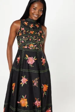 Robe Mi-Longue Premium à Col Montant Brodée pour Invitée de Mariage