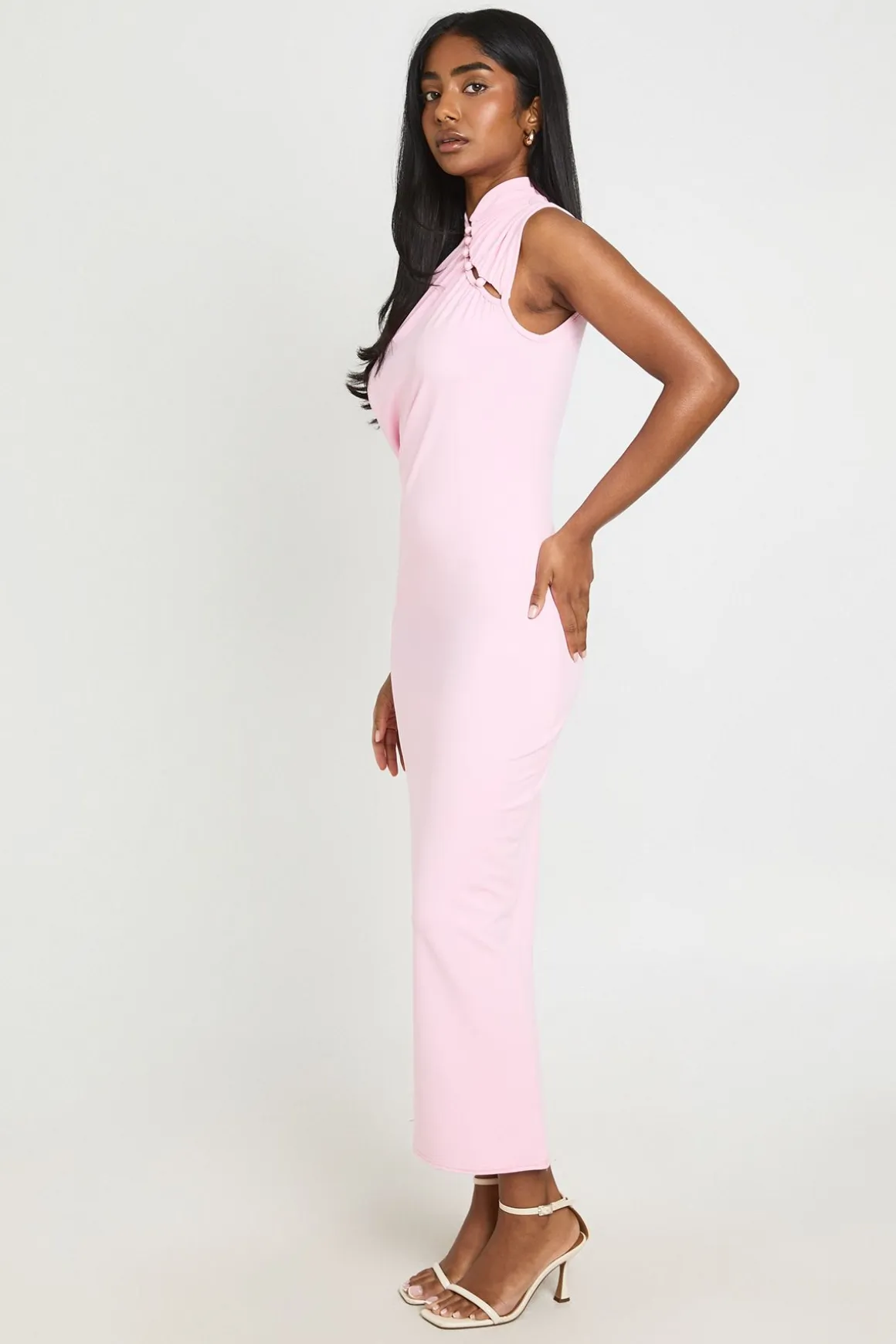 Robe Mi-longue Sans Manches Asymétrique Froncée À Boutons