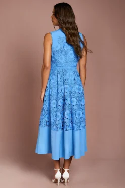 Robe Mi-Longue Sans Manches en Dentelle