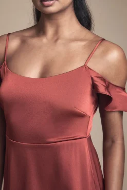 Oasis Robe Mi-Longue Satinée Demoiselle d'Honneur Épaules Dénudées<Femme Robes Demoiselles D'Honneur|Satin Et Dentelle