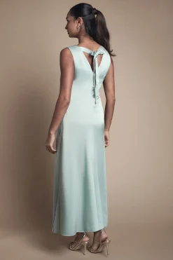 Robe Mi-Longue Satinée Demoiselle d'Honneur Col V Torsadé avec Lien Dos
