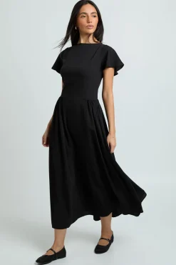 Robe Mi-longue Texturée À Manches Évasées Et Jupe Volumineuse