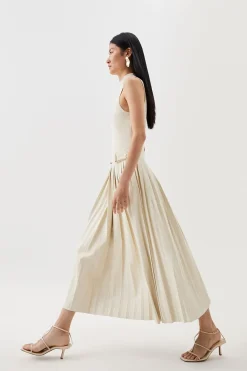 Robe Mi-Longue Tricotée Avec Détails En synthétique