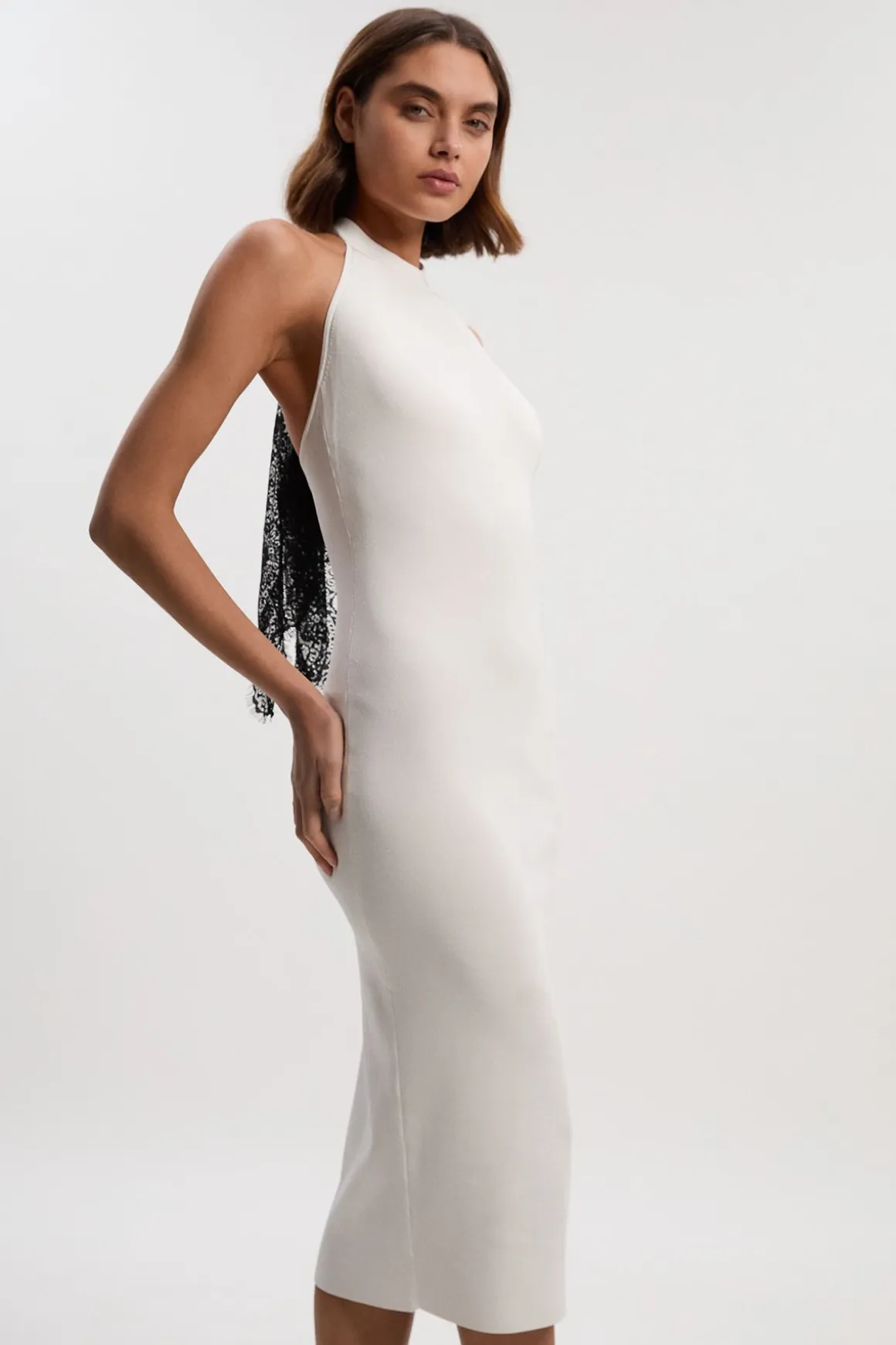 Robe Mi-Longue Tricotée à Détail Dos en Dentelle Transparente, Mélange Viscose Slinky