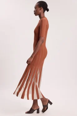 Robe Mi-Longue Tricotée à Manches Courtes et Jupe Évasée en Mélange de Viscose Petite Taille