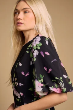 Robe Mi-longue Évasée en Dentelle