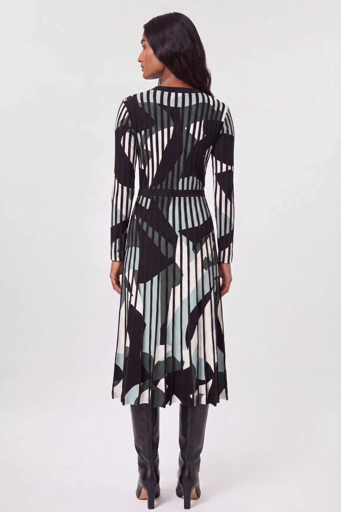 Robe Mi-Longue Évasée en Maille Jacquard Zèbre