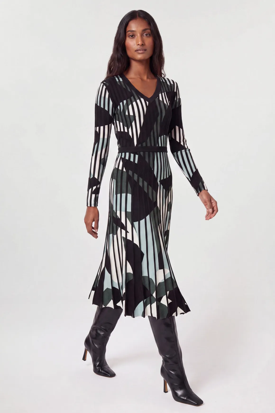 Robe Mi-Longue Évasée en Maille Jacquard Zèbre