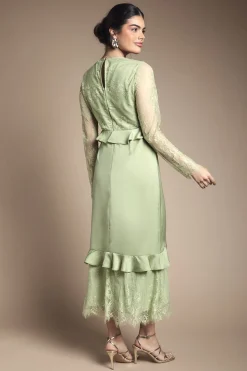 Robe Mi-longue À Volants Avec Détails De Panneaux En Dentelle