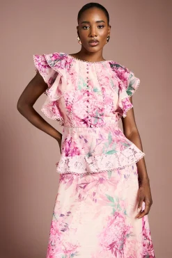 Robe Mi-Longue à Volants Imprimés avec Finitions en Dentelle