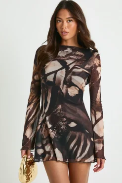 Robe mini abstraite en maille à manches évasées