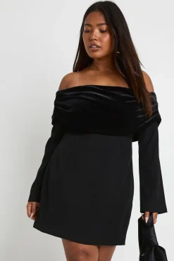 Robe Mini Ajustée Bardot En Velours Avec Col Replié Grande Taille