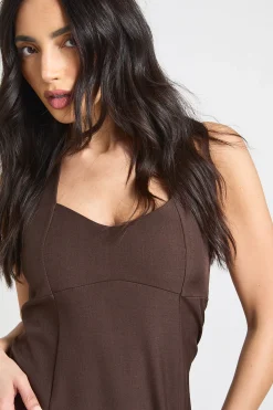 boohoo Robe Mini Ajustée À Col Licou Effet Lin Avec Détails De Coutures<Femme Tailleurs|Looks Chocolat