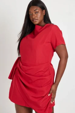 boohoo Robe Mini Ajustée À Drapé Frontal Grande Taille<Femme Robes De Soirée|Toutes Les Robes