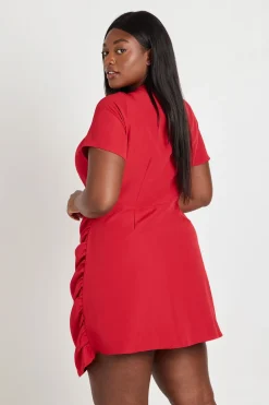 boohoo Robe Mini Ajustée À Drapé Frontal Grande Taille<Femme Robes De Soirée|Toutes Les Robes