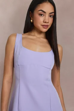 Robe Mini Ajustée À Détails De Coutures