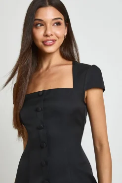 Robe Mini Ajustée À Encolure Carrée