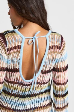 Robe Mini Ajustée En Maille À Rayures Crochet Avec Manches Évasées