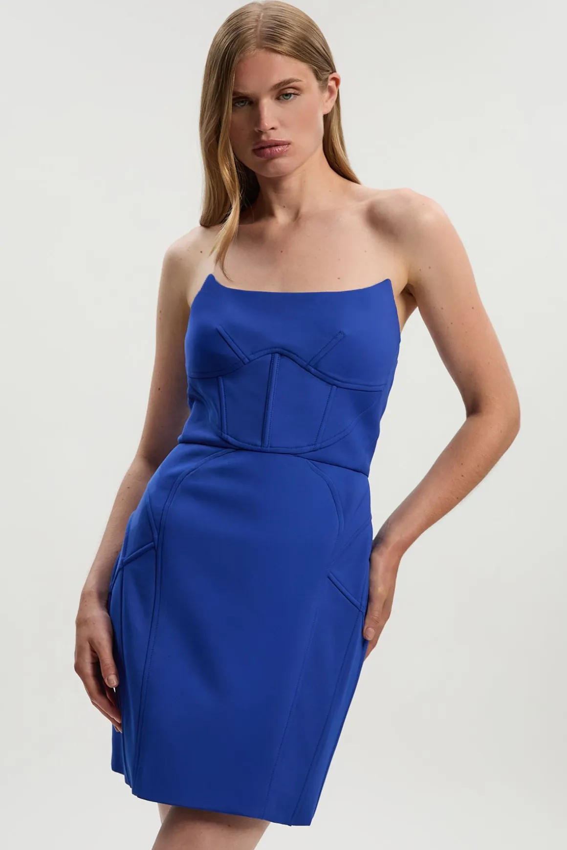 Robe Mini Ajustée en Scuba avec Détails de Corset