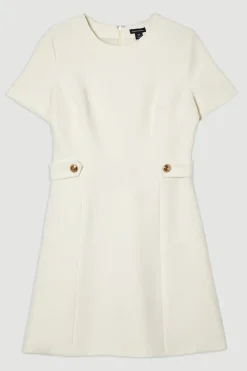 Robe mini ajustée essentielle stretch avec détail de languette à la taille