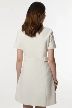 Robe mini ajustée essentielle stretch avec détail de languette à la taille