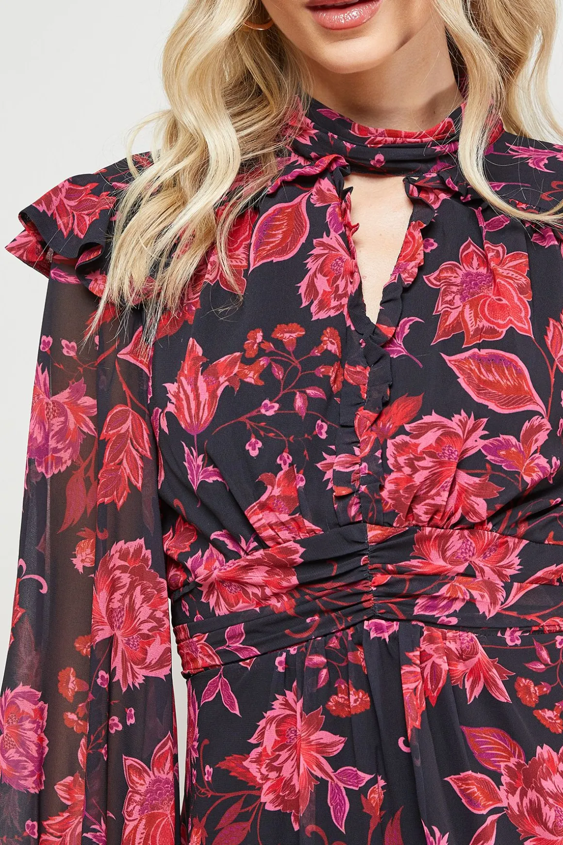 Robe Mini Ajustée et Évasée à Col Montant Froncé et Imprimé