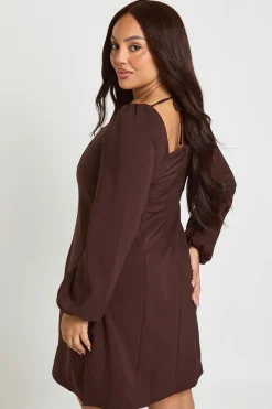 boohoo Robe Mini Ajustée Et Évasée Grande Taille À Manches Volumineuses<Femme Looks Chocolat|Robes À Manches Longues