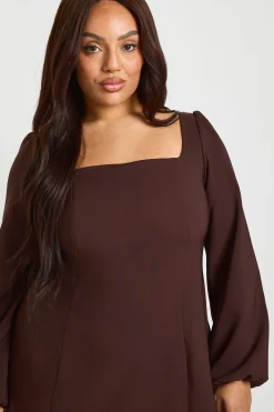 boohoo Robe Mini Ajustée Et Évasée Grande Taille À Manches Volumineuses<Femme Looks Chocolat|Robes À Manches Longues
