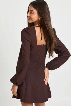 Robe Mini Ajustée Et Évasée À Manches Bouffantes