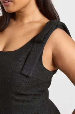 Robe Mini Ajustée Grande Taille En Bouclé À Encolure Dégagée
