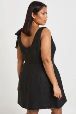 Robe Mini Ajustée Grande Taille En Bouclé À Encolure Dégagée